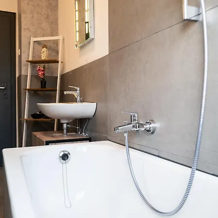 #412 Komfortable, Stilvolle Wohnung Fuer 6 Personen Mülheim an der Ruhr Buitenkant foto