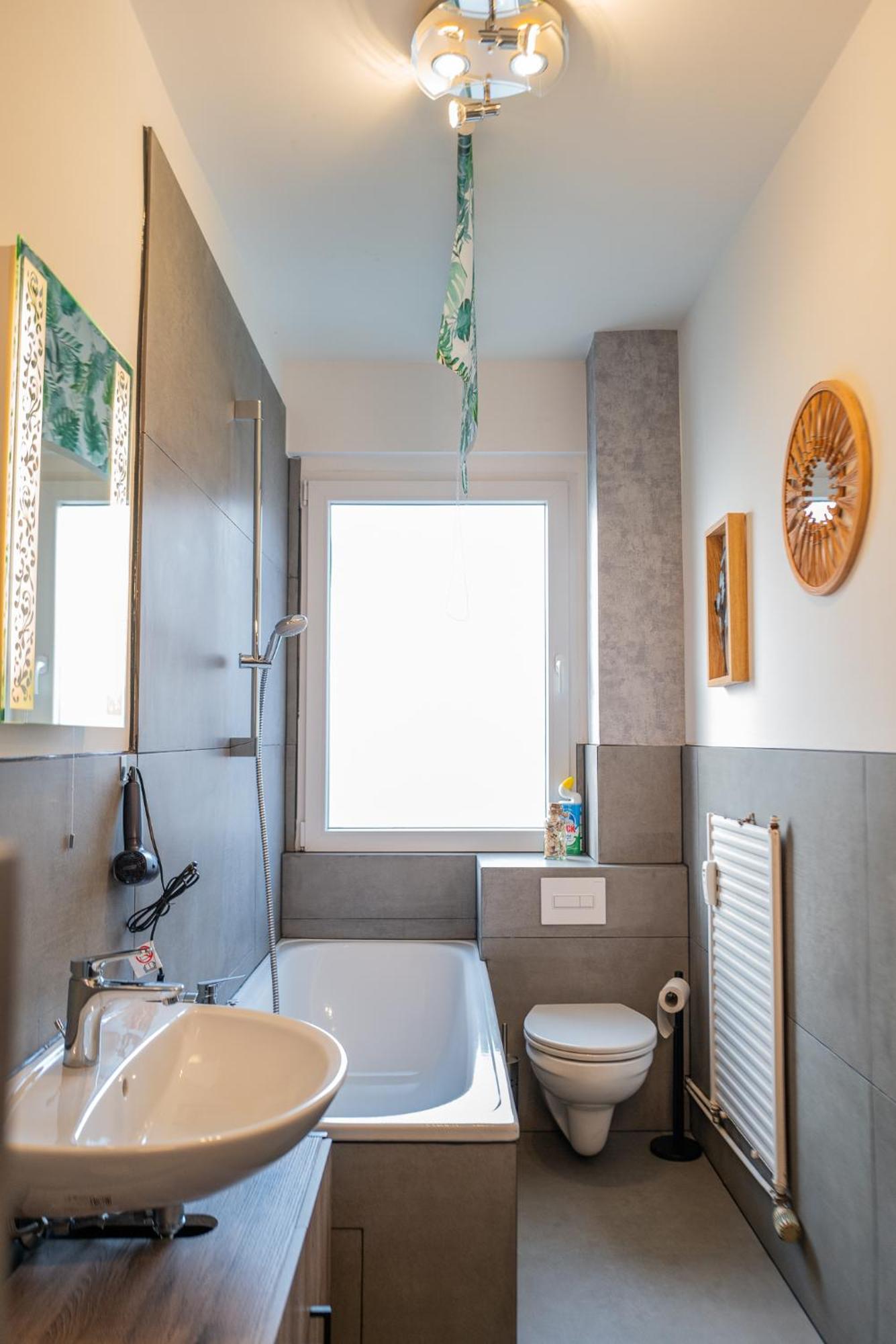#412 Komfortable, Stilvolle Fuer 6 Personen Apartment Muelheim an der Ruhr